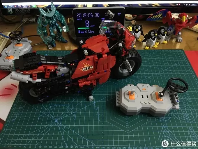双鹰C51024 赛道摩托车 即使35的肉包我也想说不太值