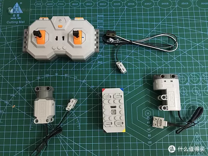 双鹰C51024 赛道摩托车 即使35的肉包我也想说不太值