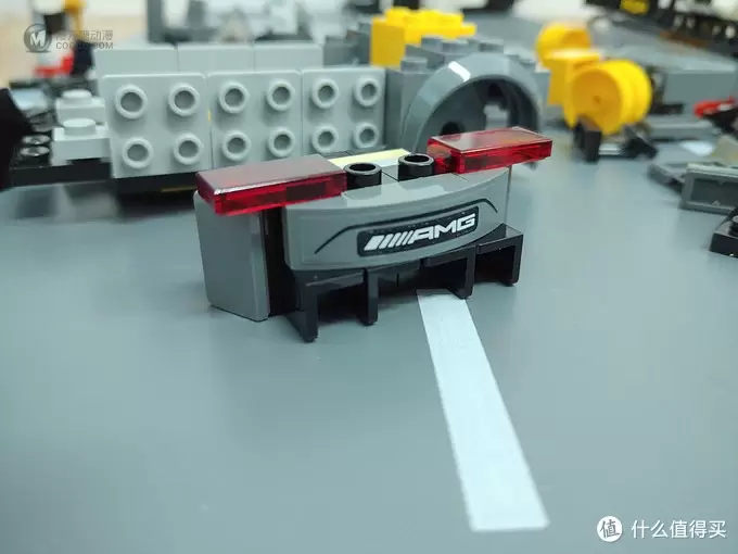 目前唯一一辆乐高AMG跑车——LEGO 乐高 超级赛车系列 75877 梅赛德斯AMG GT3