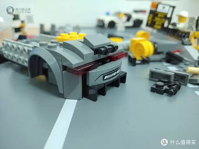 目前唯一一辆乐高AMG跑车——LEGO 乐高 超级赛车系列 75877 梅赛德斯AMG GT3