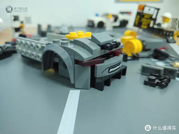 目前唯一一辆乐高AMG跑车——LEGO 乐高 超级赛车系列 75877 梅赛德斯AMG GT3