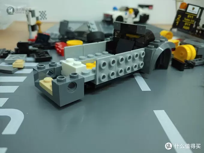 目前唯一一辆乐高AMG跑车——LEGO 乐高 超级赛车系列 75877 梅赛德斯AMG GT3