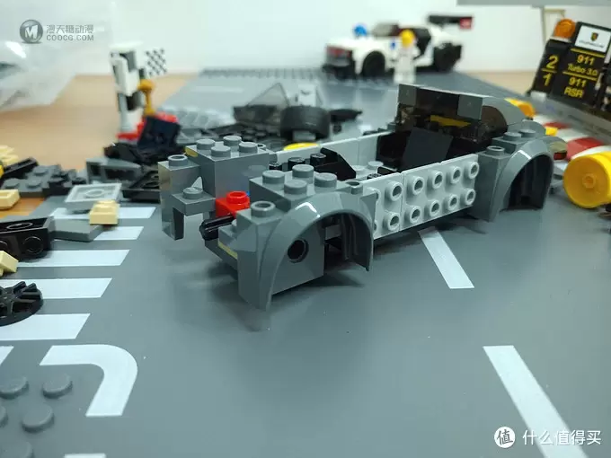 目前唯一一辆乐高AMG跑车——LEGO 乐高 超级赛车系列 75877 梅赛德斯AMG GT3