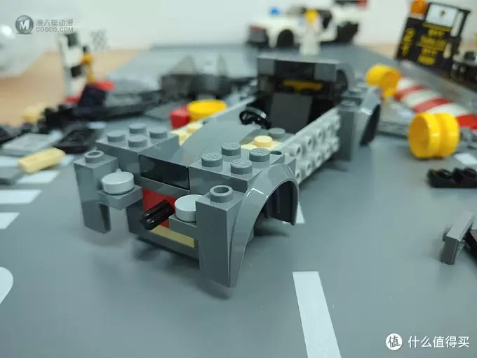 目前唯一一辆乐高AMG跑车——LEGO 乐高 超级赛车系列 75877 梅赛德斯AMG GT3