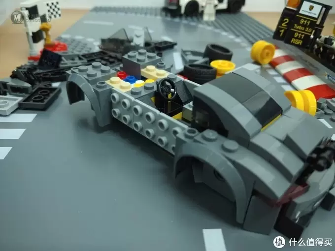 目前唯一一辆乐高AMG跑车——LEGO 乐高 超级赛车系列 75877 梅赛德斯AMG GT3