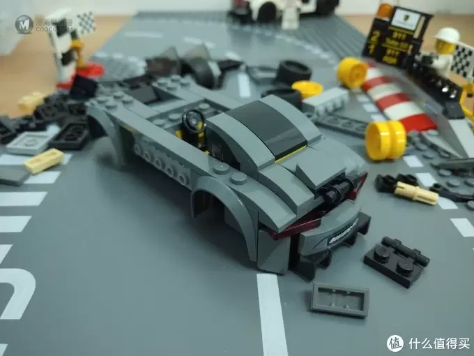 目前唯一一辆乐高AMG跑车——LEGO 乐高 超级赛车系列 75877 梅赛德斯AMG GT3