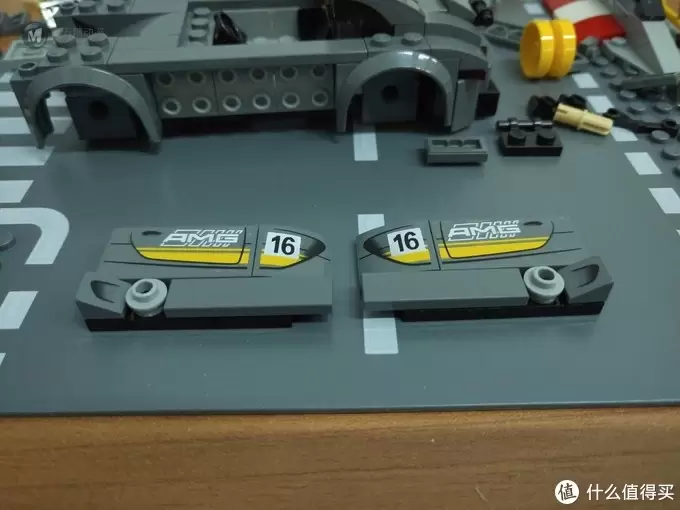 目前唯一一辆乐高AMG跑车——LEGO 乐高 超级赛车系列 75877 梅赛德斯AMG GT3