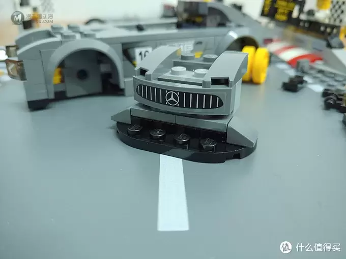 目前唯一一辆乐高AMG跑车——LEGO 乐高 超级赛车系列 75877 梅赛德斯AMG GT3