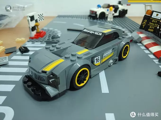 目前唯一一辆乐高AMG跑车——LEGO 乐高 超级赛车系列 75877 梅赛德斯AMG GT3