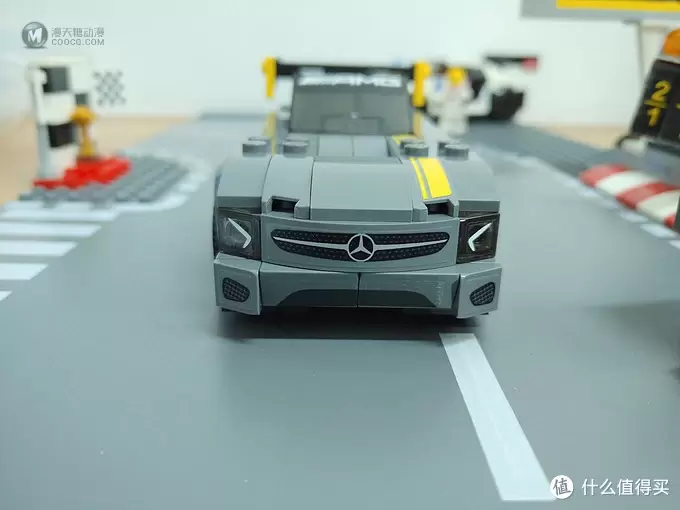 目前唯一一辆乐高AMG跑车——LEGO 乐高 超级赛车系列 75877 梅赛德斯AMG GT3