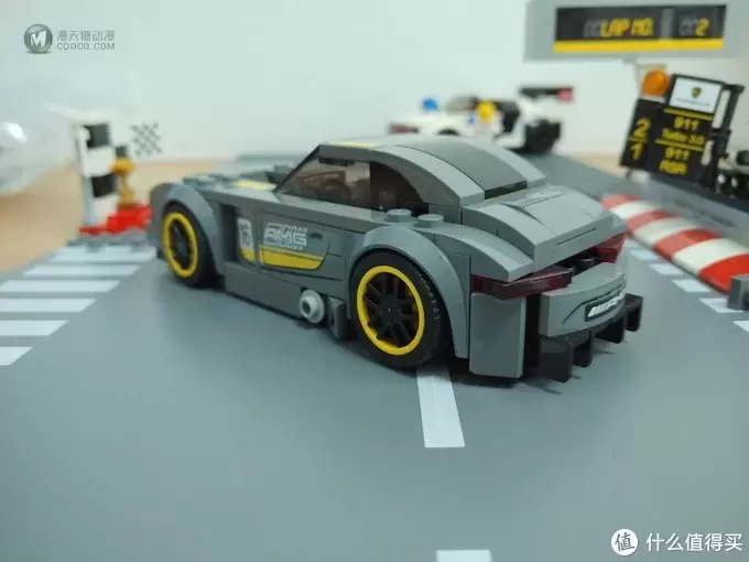 目前唯一一辆乐高AMG跑车——LEGO 乐高 超级赛车系列 75877 梅赛德斯AMG GT3