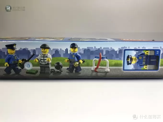 白色“擎天柱”：LEGO 乐高 CITY 城市系列 60044 流动警署