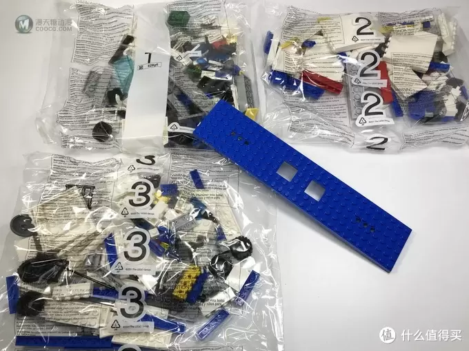 白色“擎天柱”：LEGO 乐高 CITY 城市系列 60044 流动警署