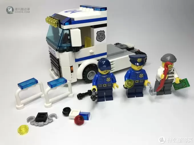 白色“擎天柱”：LEGO 乐高 CITY 城市系列 60044 流动警署