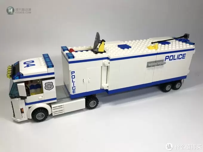 白色“擎天柱”：LEGO 乐高 CITY 城市系列 60044 流动警署