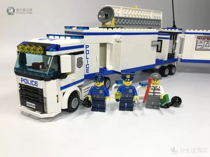 白色“擎天柱”：LEGO 乐高 CITY 城市系列 60044 流动警署