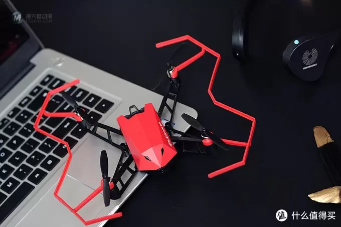 起飞全靠想？体验UDrone意念无人机的“超能力”有感