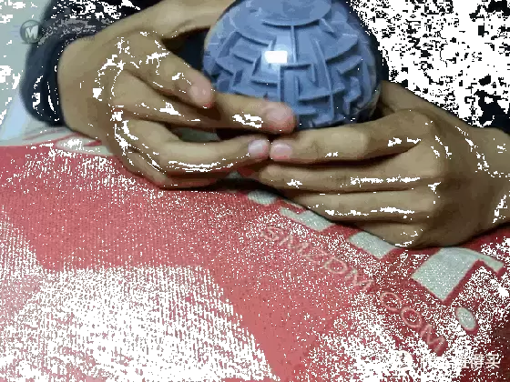 培养小朋友专注力和空间感的益智玩具：MAZONE百变迷踪球