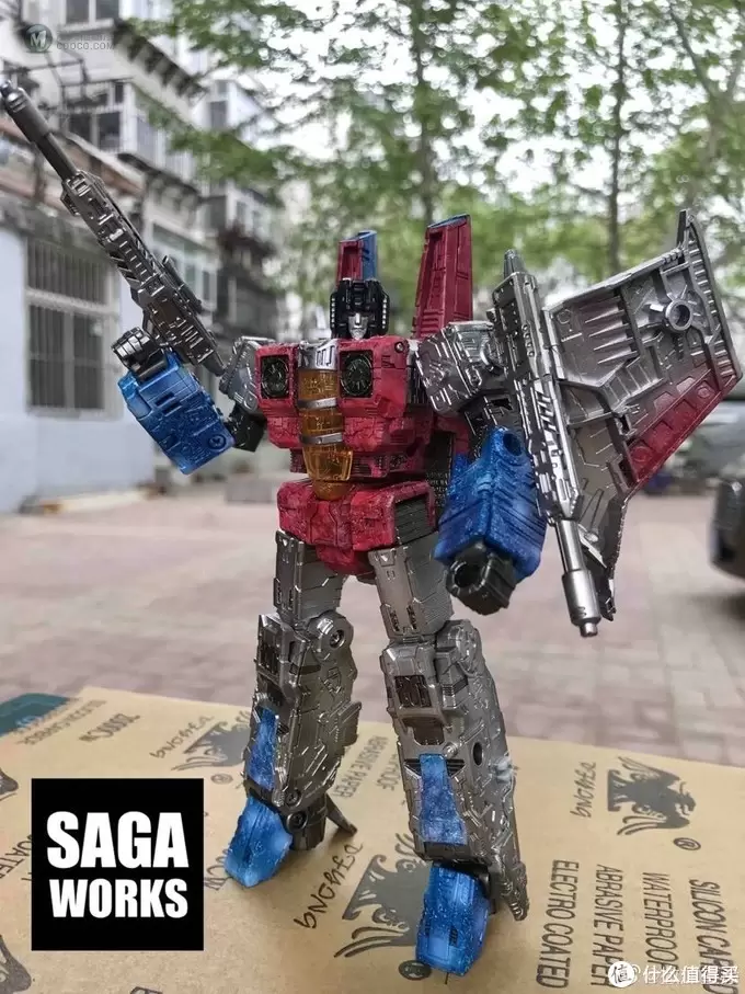 围城系列闹翻天、G2横炮、劲舞、绿光先行实物图；52TOYS变形钢铁侠