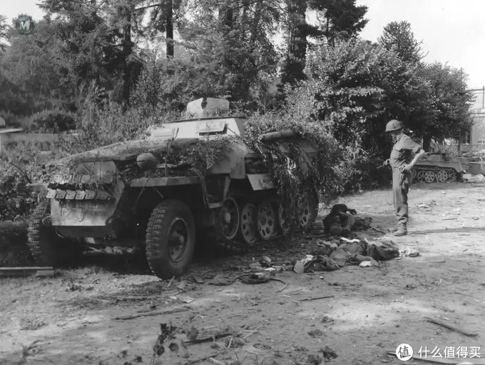 FOV 1:32 Sd.kfz. 251/9 半履带装甲车