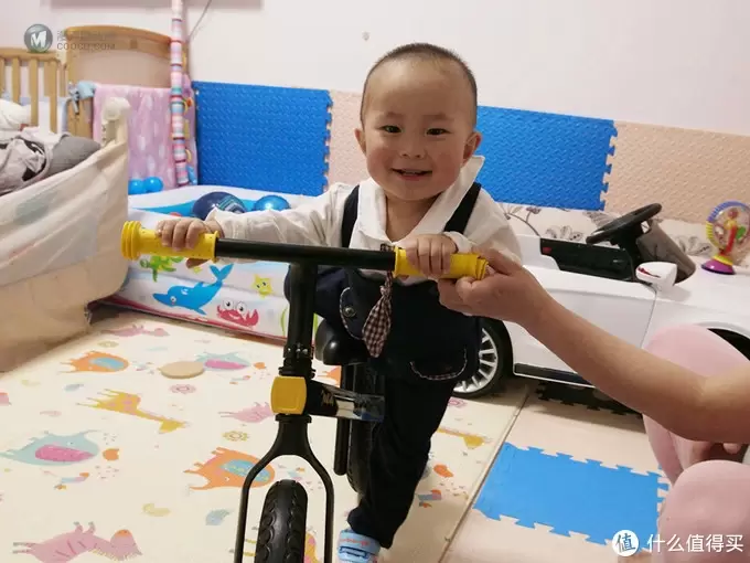陪伴是最长情的告白，柒小百滑步车