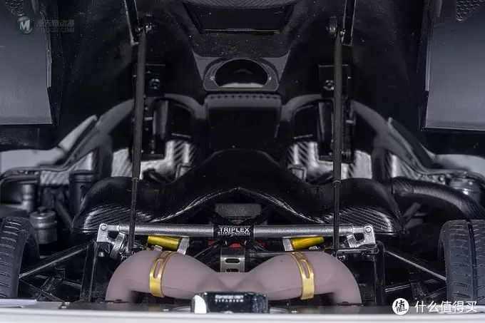 推重比1:1，马力超1000的超跑——Autoart 柯尼塞格 One:1
