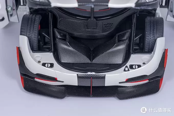 推重比1:1，马力超1000的超跑——Autoart 柯尼塞格 One:1