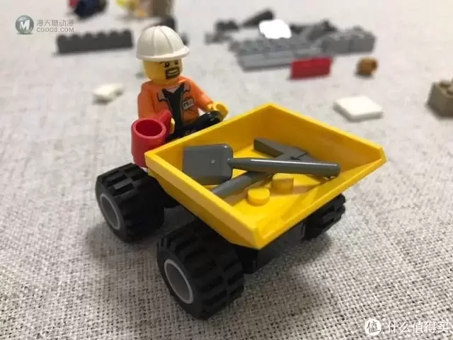 LEGO矿工人仔包60184