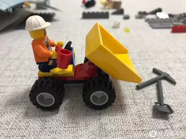 LEGO矿工人仔包60184