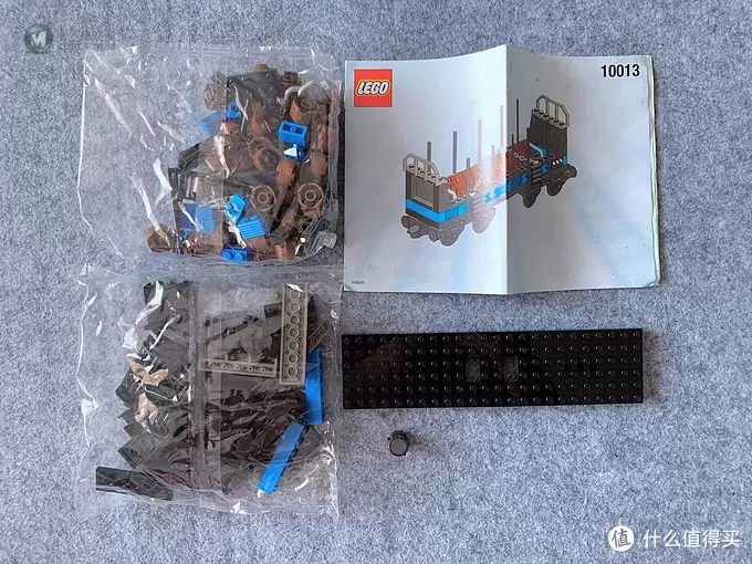 LEGO 10013 敞篷货车车厢和10017 底卸式车厢