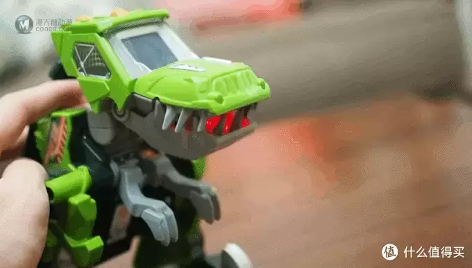 伟易达/VTech变形恐龙机器人开箱展示