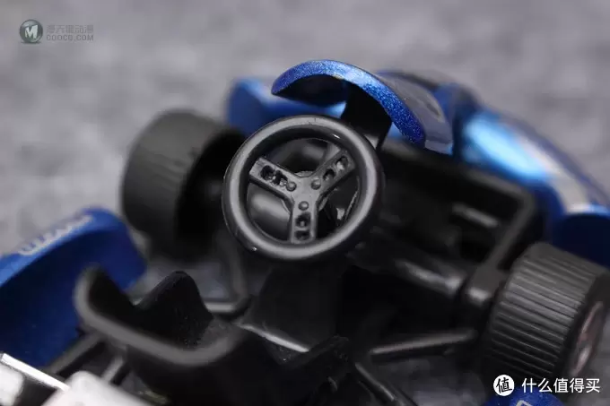虽然不知名但是很喜欢的两辆玩具小车