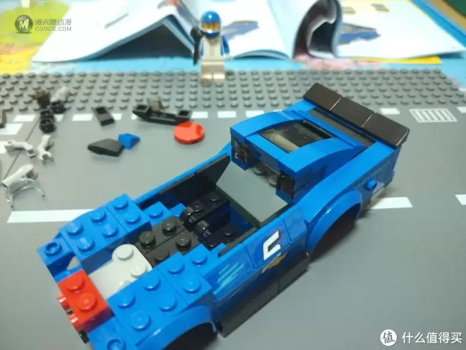 新零件，新玩法——LEGO 乐高 超级赛车系列 75891 雪佛兰科迈罗ZL1赛车 开箱