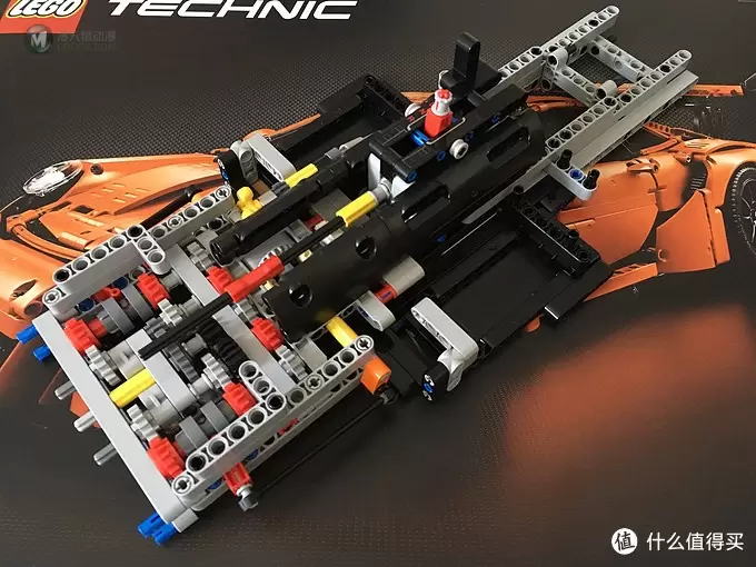 我的LEGO科技系列 篇一：买得起的保时捷 — 42056 Porsche 911 GT3