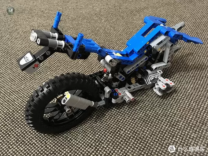 我的LEGO科技系列 篇二：买得起的宝马摩托 — BMW 宝马 42063 R1200 GS 摩托车