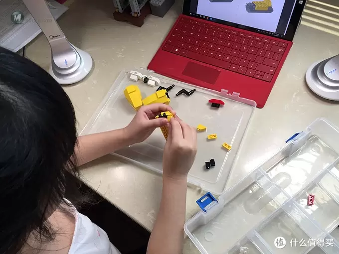 不一样的乐高 篇三：小眼也很萌 — LEGO MOC 香蕉人 小黄人