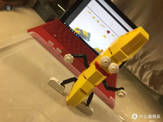 不一样的乐高 篇三：小眼也很萌 — LEGO MOC 香蕉人 小黄人