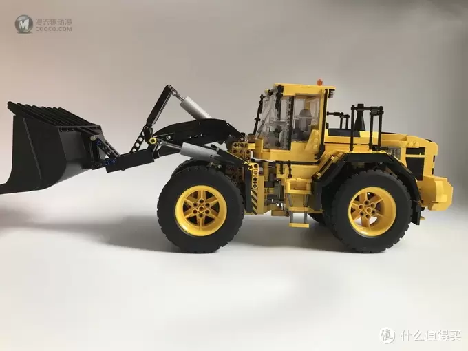 遥控乐高拼拼乐-我不是42030——LEGO 乐高 MOC-3799 VOLVO L250G 轮式装载机