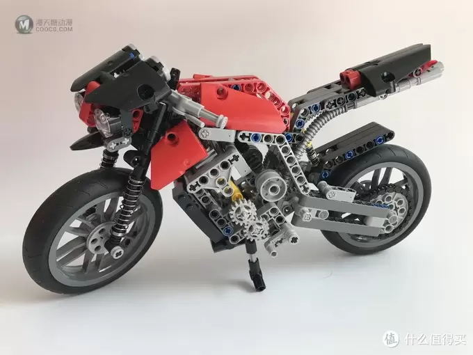 乐高还能这么拼： 复刻 LEGO 乐高科技 8051 摩托车