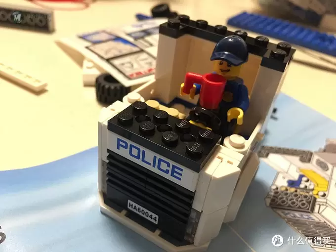 Big的lego：永恒的玩乐话题警察抓小偷—60044