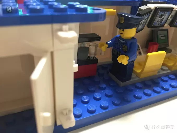 Big的lego：永恒的玩乐话题警察抓小偷—60044