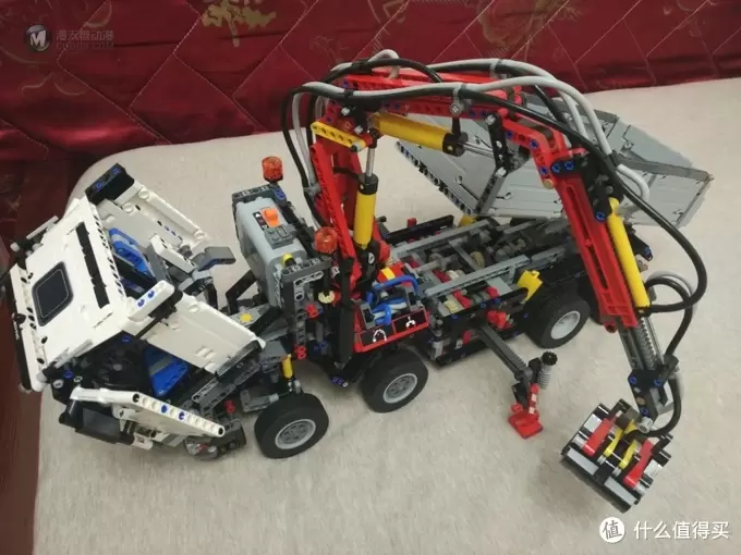 入坑进行式——LEGO 乐高 Technic 系列 42043 奔驰卡车