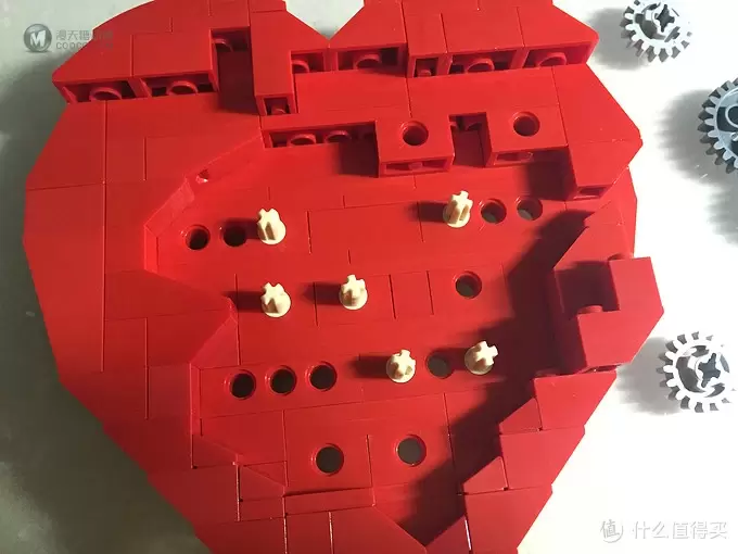 #原创新人#年年花相似，今岁礼不同—特别的情人节礼物Lego MOC Clockwork Heart为你心动