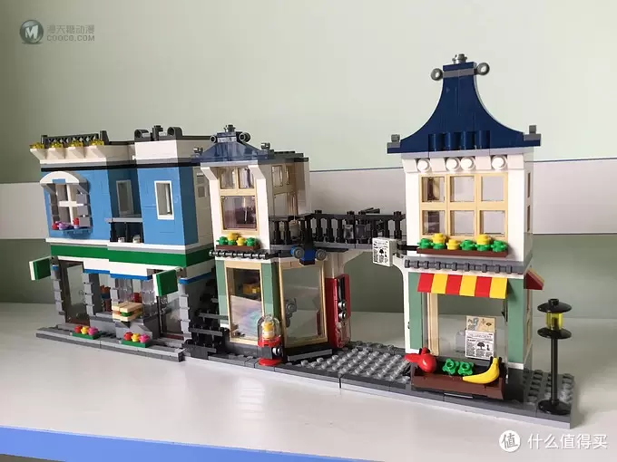 MOC其实也可以很简单好玩 篇六：我的小镇街景系列：全家便利店——LEGO 乐高 CITY 城市组