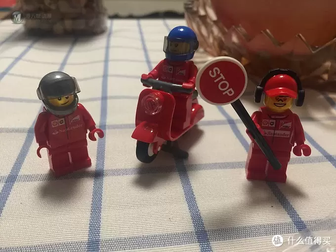 Big的lego 篇一：一眼就喜欢上的 LEGO 乐高 75913 F14 T & Scuderia 法拉利重卡