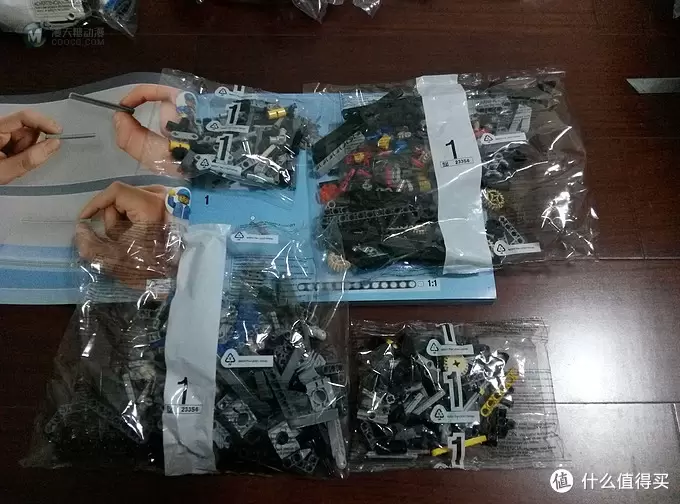 霸气的2015年科技旗舰：LEGO 乐高 42043 奔驰3245卡车 组装及晒单 附香港现时点乐高购买小记