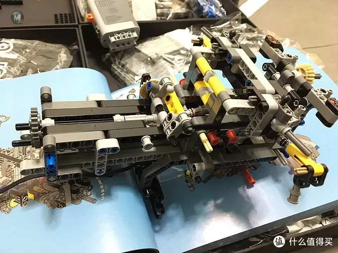 我的新收藏品 篇十六：LEGO 乐高 42043 奔驰卡车 & 定制亚克力展示盒