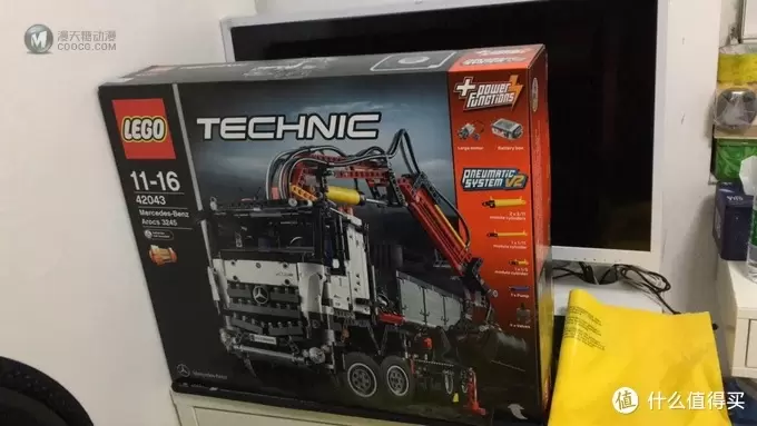 我的新收藏品 篇十六：LEGO 乐高 42043 奔驰卡车 & 定制亚克力展示盒