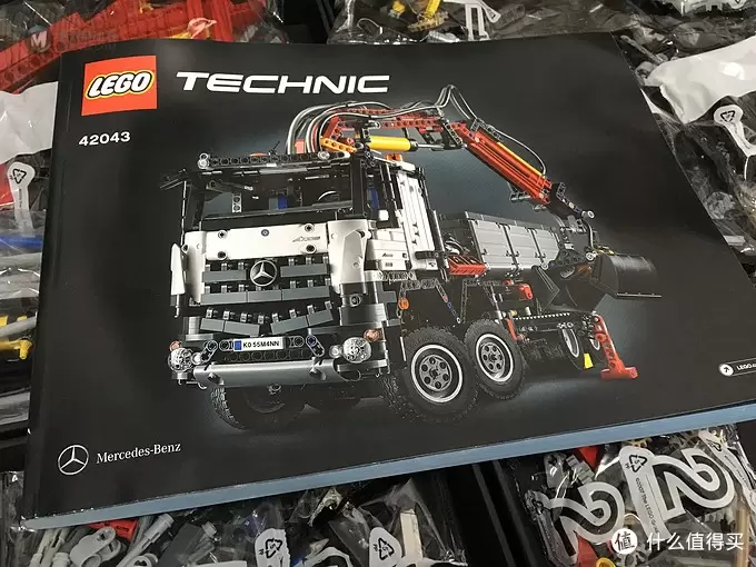 我的新收藏品 篇十六：LEGO 乐高 42043 奔驰卡车 & 定制亚克力展示盒