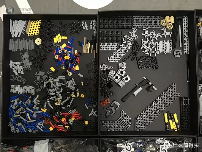 我的新收藏品 篇十六：LEGO 乐高 42043 奔驰卡车 & 定制亚克力展示盒